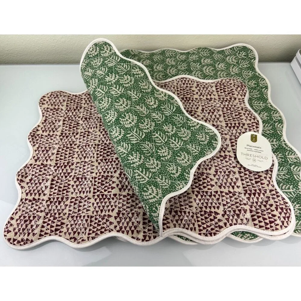 Threshold Reversible Fabric Placemats Scalloped Edge Green Maroon Set 6 NWT